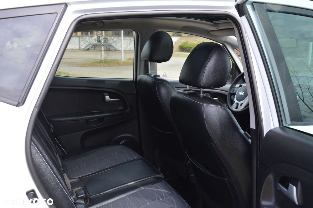 Kia Venga 1.4 CVVT Titanium Collection - 11
