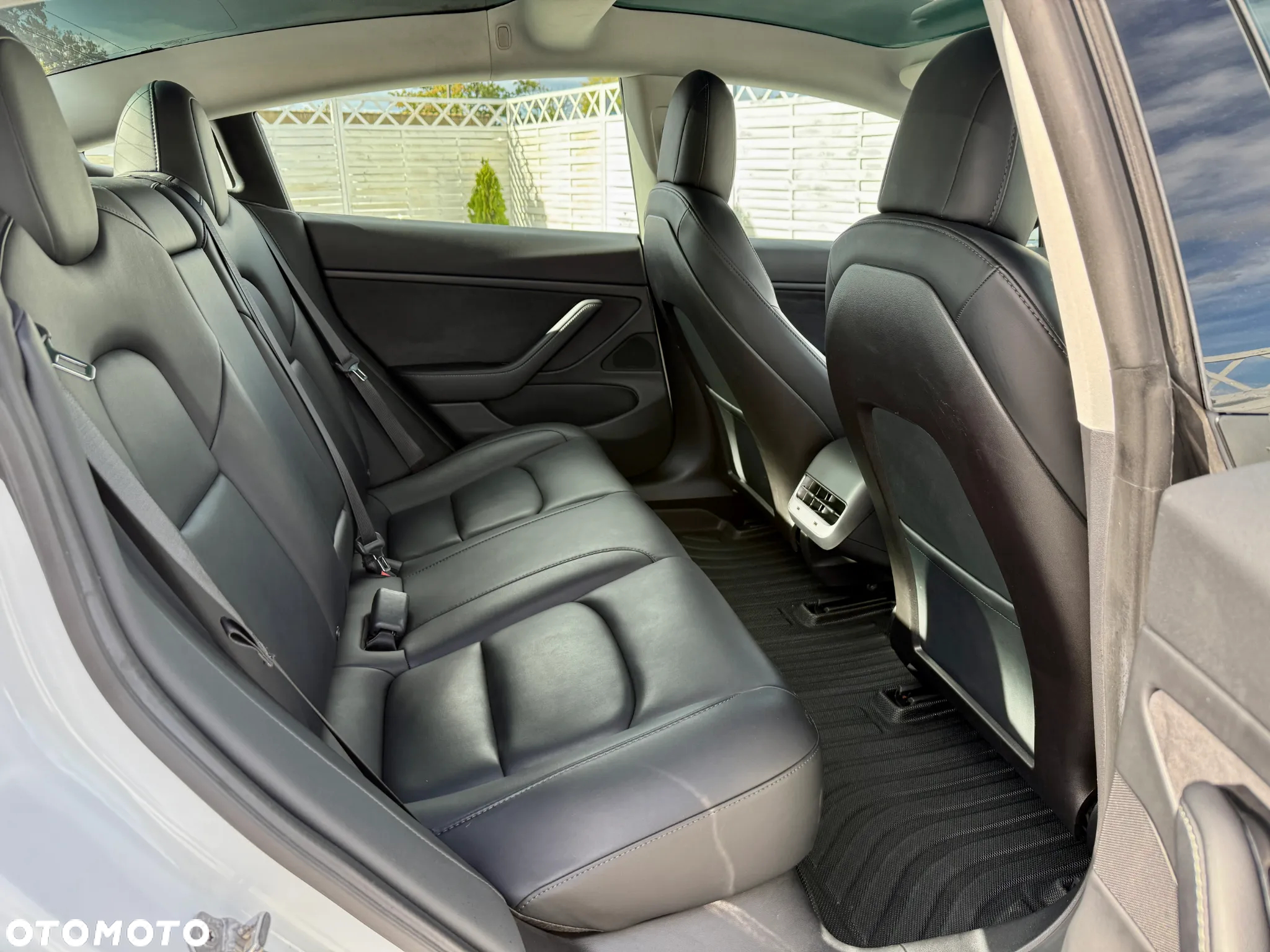 Tesla Model 3 Langstreckenbatterie Allradantrieb Dual Motor - 19