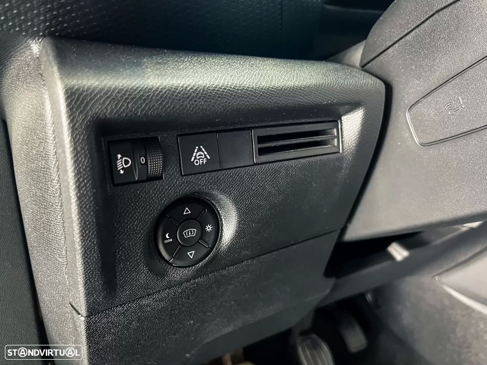 Citroën C4 PureTech 130 Stop&Start SHINE - 23