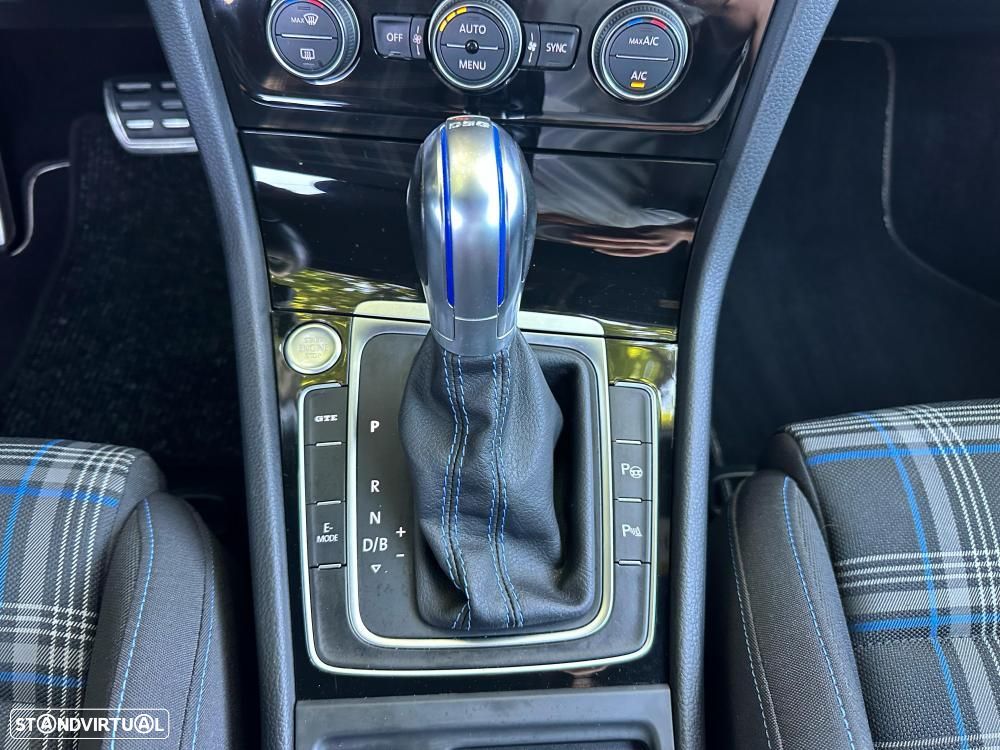 VW Golf 1.4 GTE Plug-In-Hybrid DSG - 33
