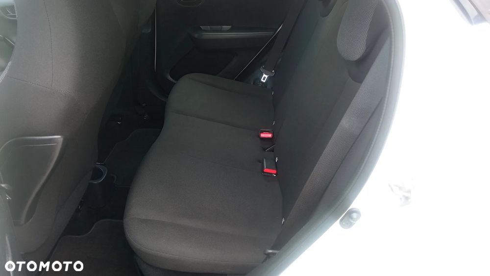 Toyota Aygo x - 16