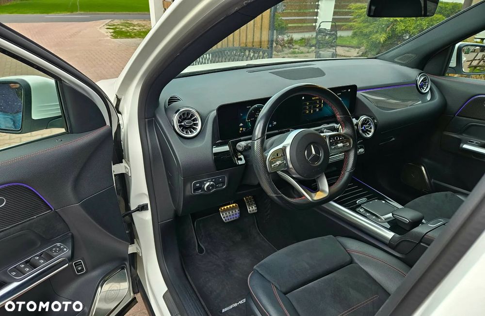 Mercedes-Benz GLA 180 AMG Line - 7