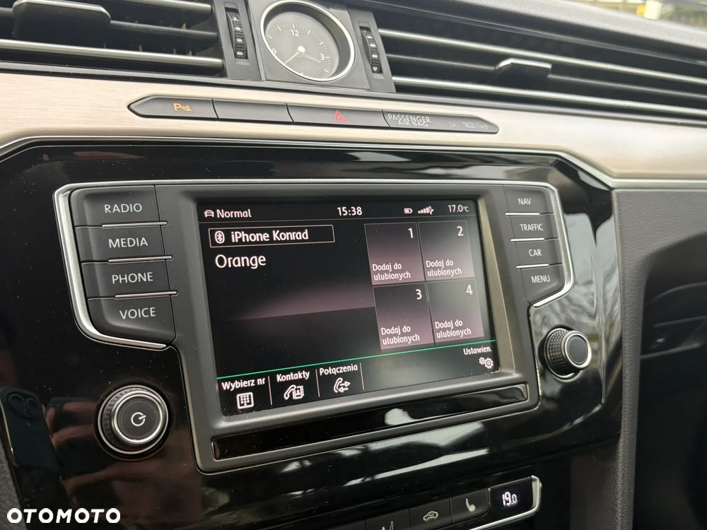 Volkswagen Passat 2.0 TDI SCR Highline - 24