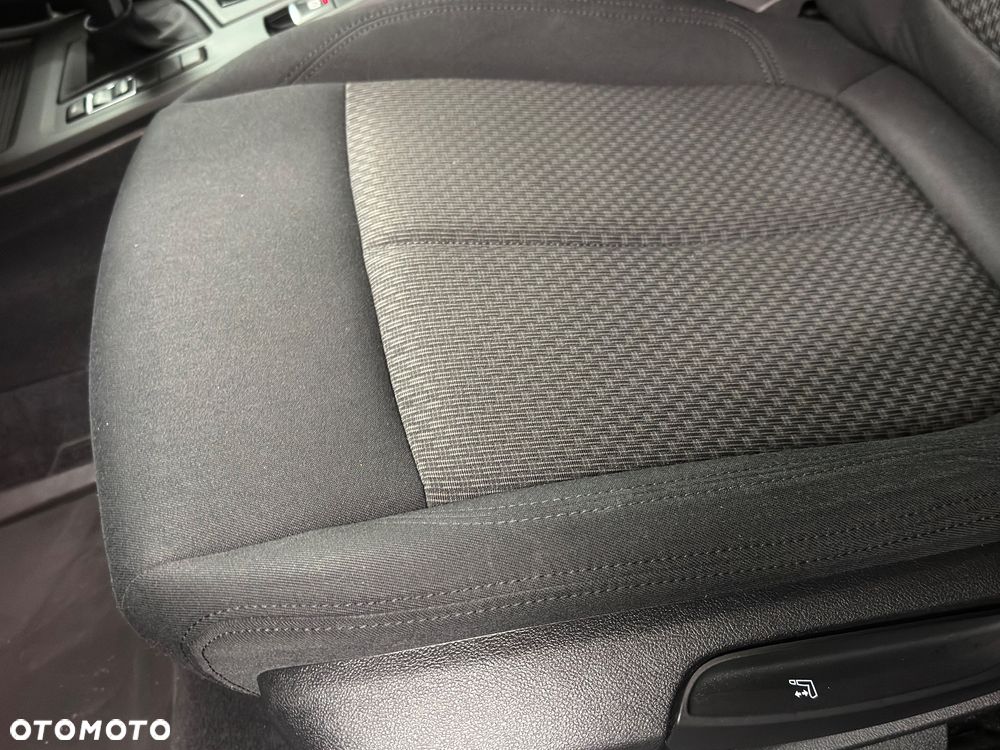 BMW X1 sDrive18i - 12