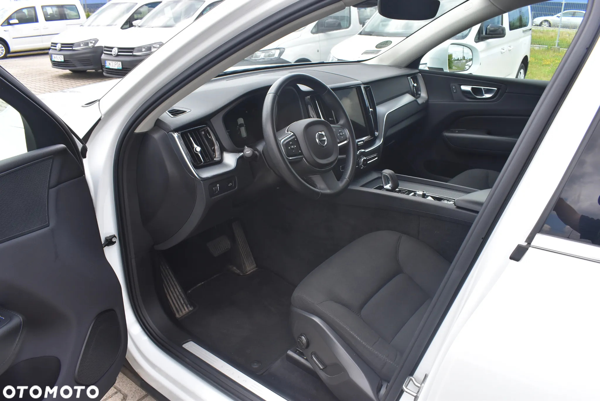 Volvo XC 60 B4 B Momentum Pro - 9