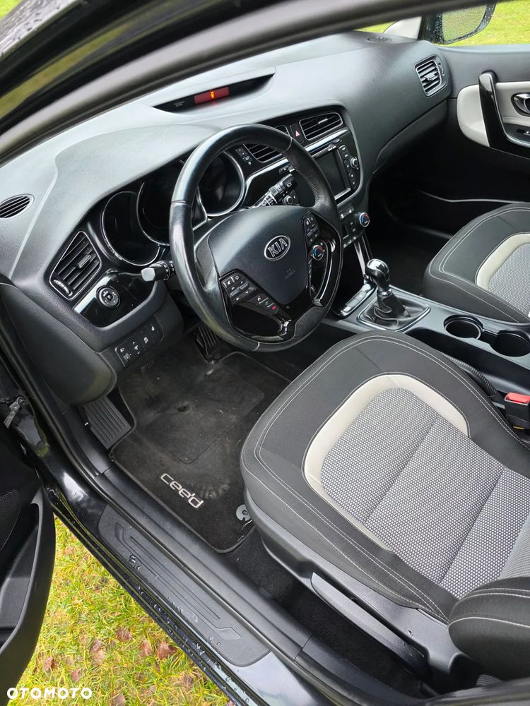 Kia Ceed 1.6 GDI Dream Team Edition - 5