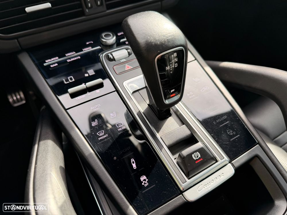 Porsche Cayenne Turbo - 26