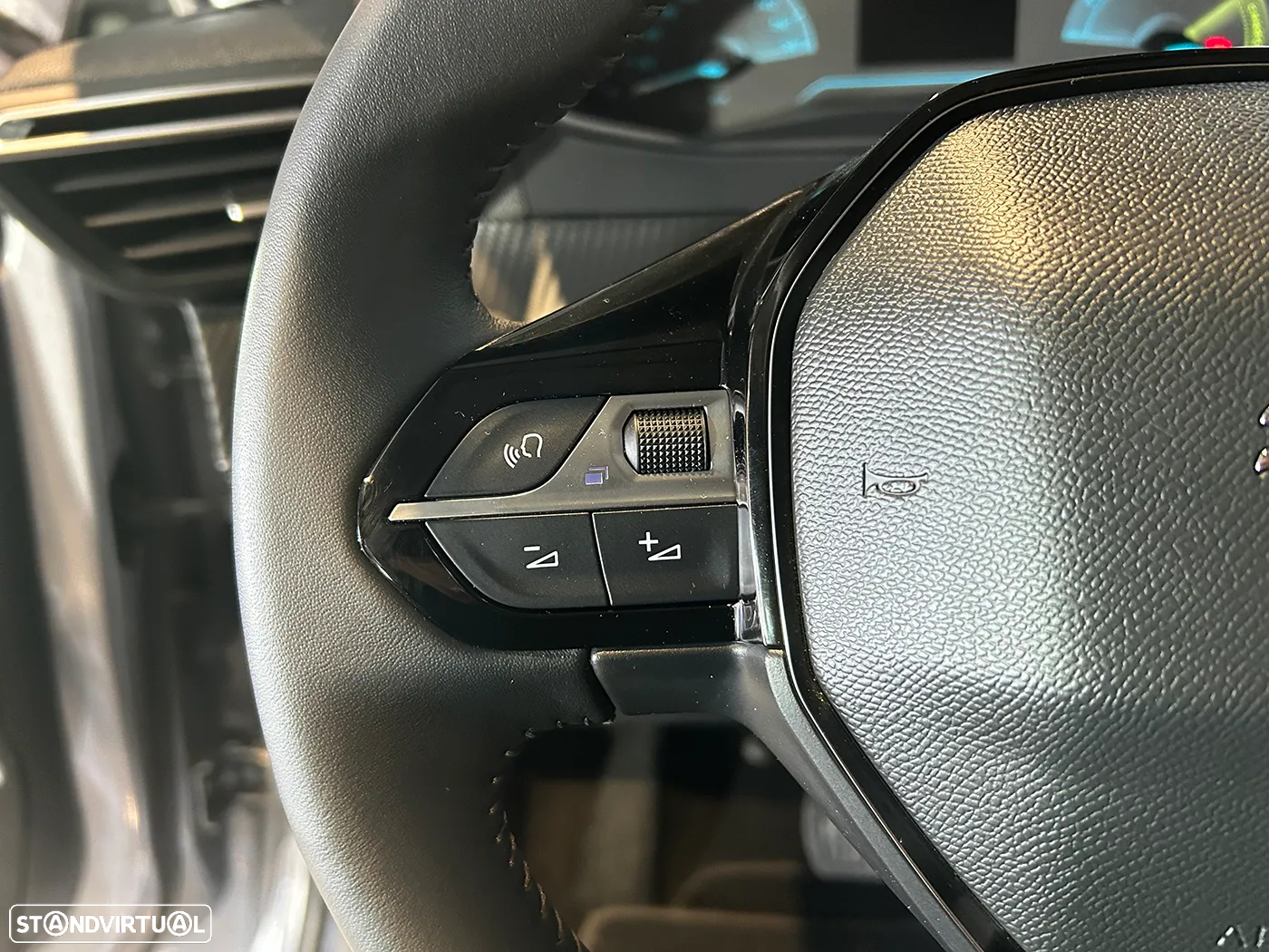 Peugeot e-208 50 kWh Active Pack - 23