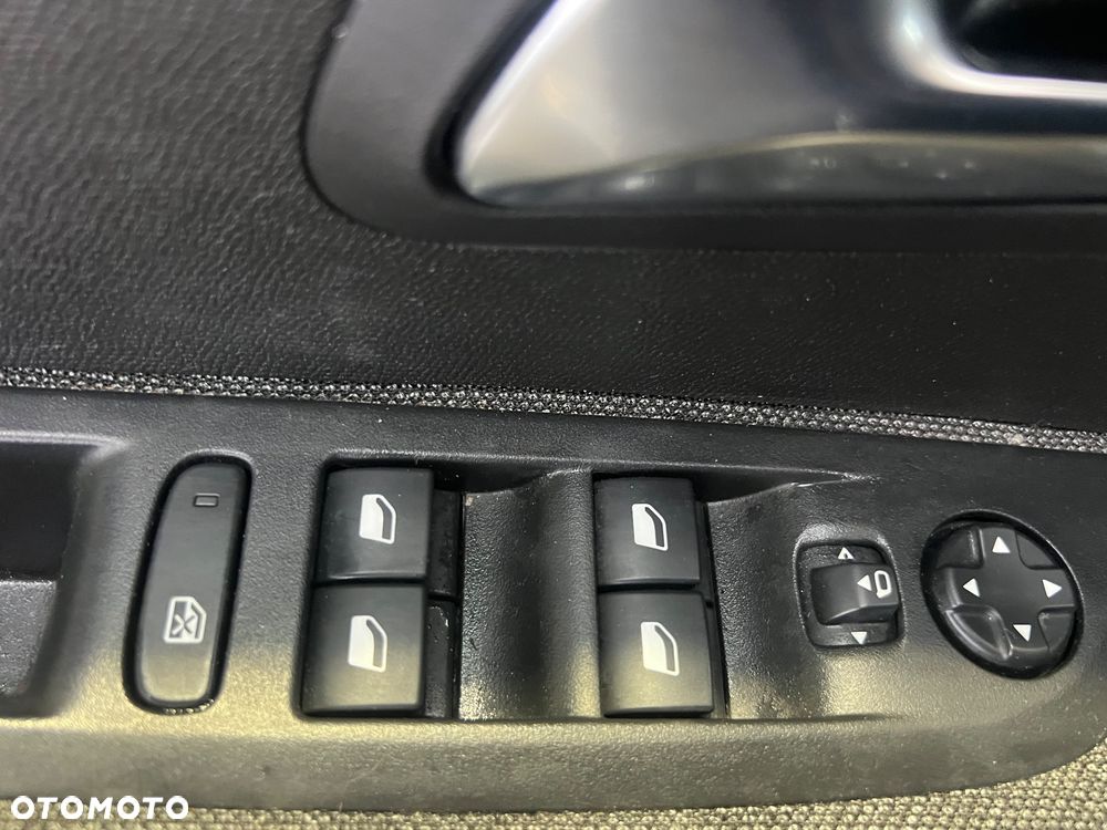 Peugeot 208 1.2 PureTech Style S&S - 18