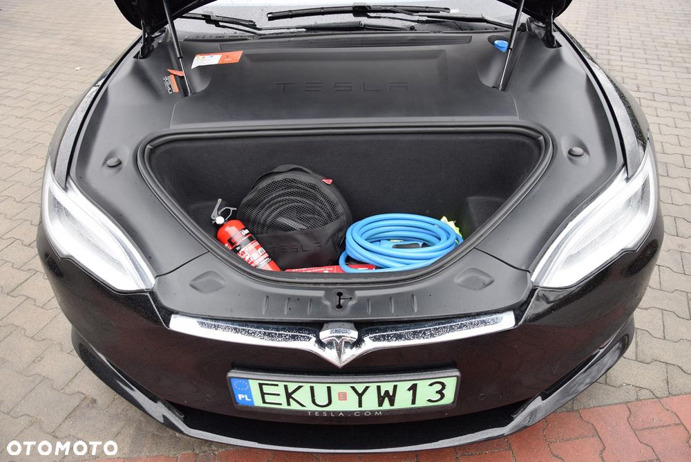 Tesla Model S - 22