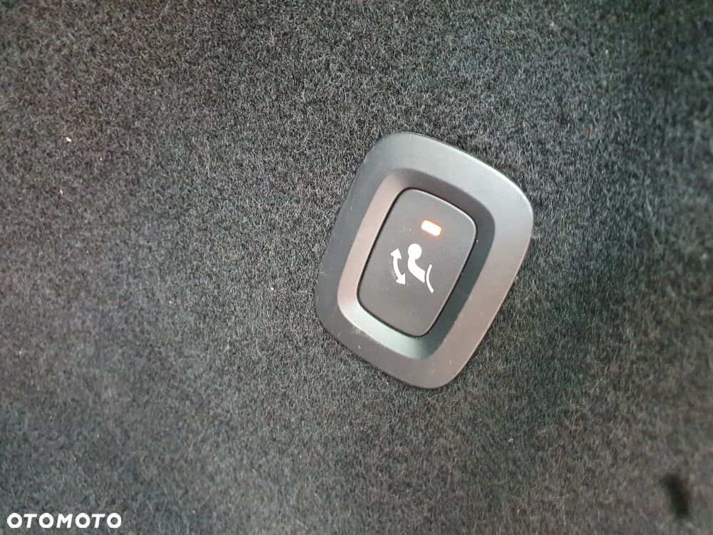 Volvo XC 60 B4 B Geartronic Momentum Pro - 24