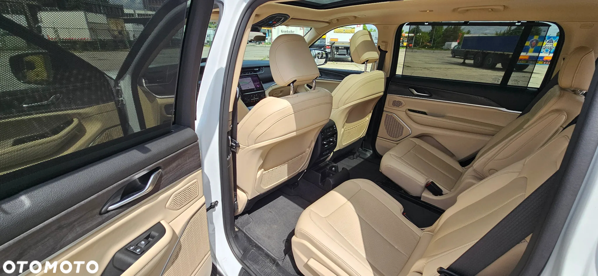 Jeep Grand Cherokee 3.6 V6 Summit - 29