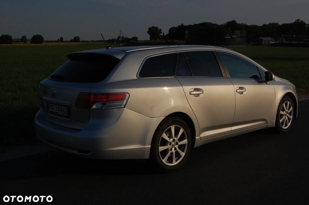 Toyota Avensis 2.0 D-4D Sol plus - 12