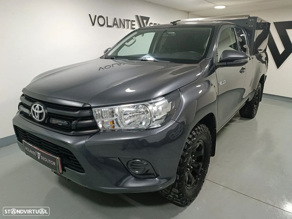 Toyota Hilux - 1