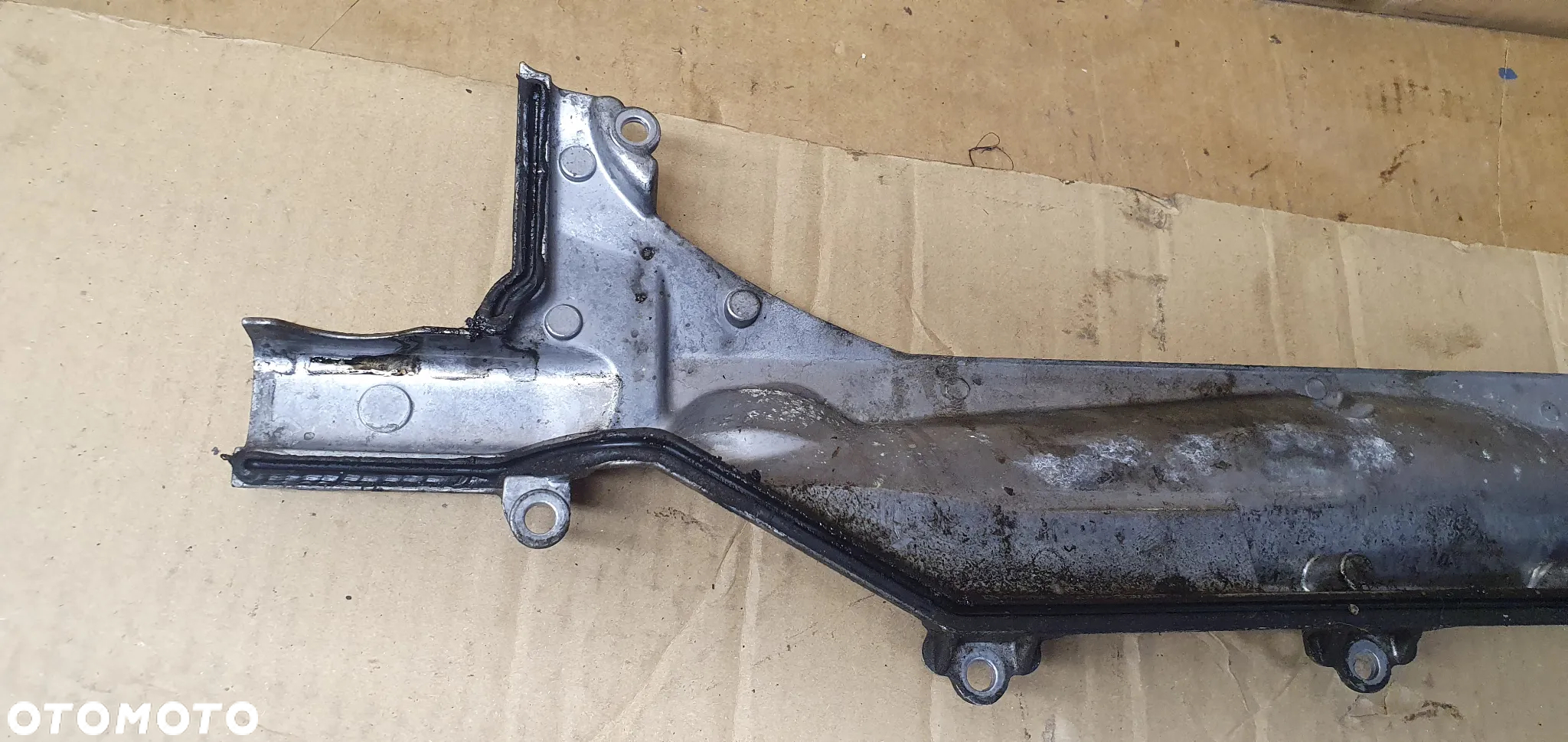 Pokrywa osłona zaworów wtryskiwaczy dekiel Mercedes ML W163 4.0 CDI A6280161224 - 4