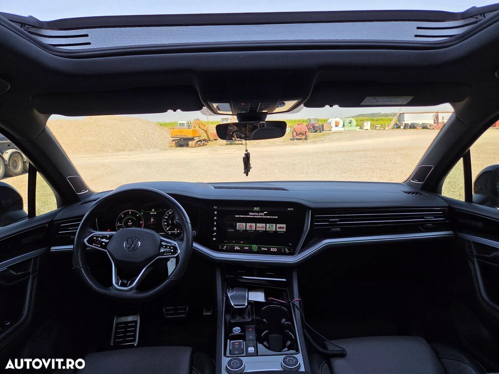 Volkswagen Touareg V6 TDI 4MOTION R-Line - 11