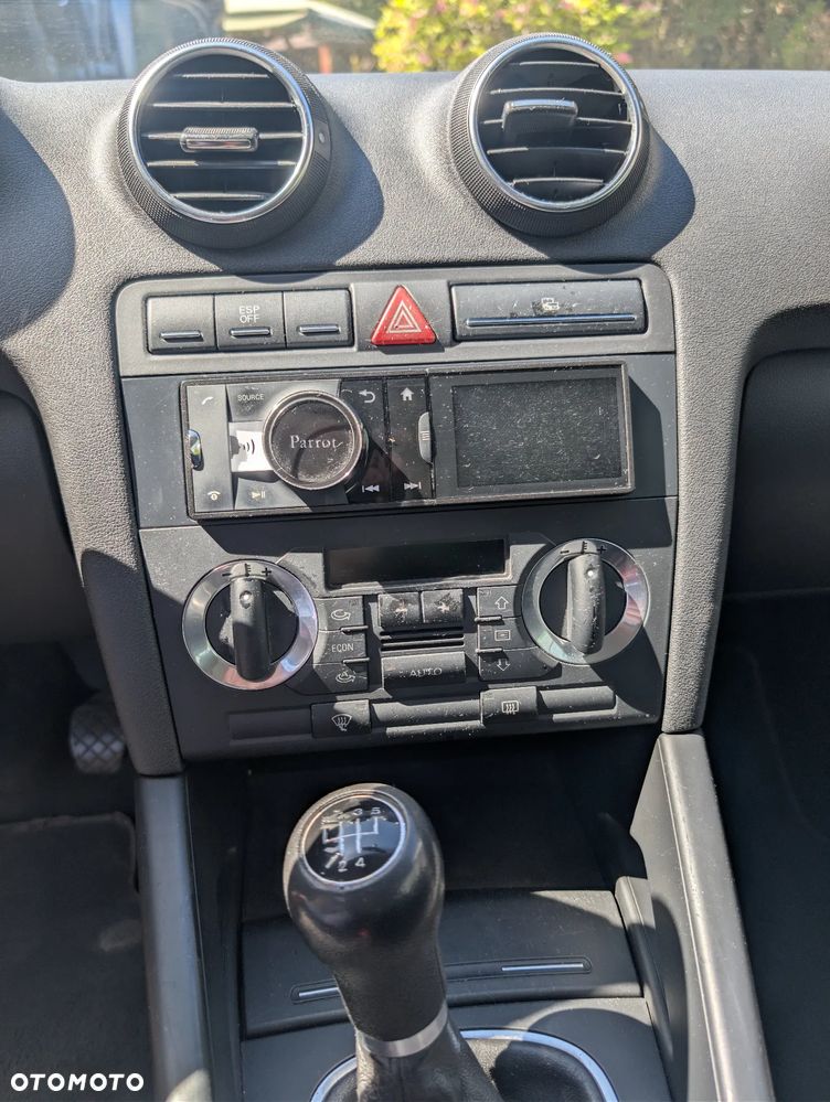 Audi A3 3-drzwiowe 1.6 Ambiente - 12