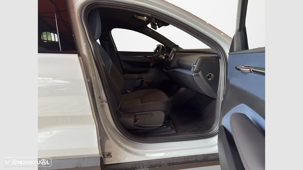 Volvo EX30 51 kWh Single Motor Core - 12