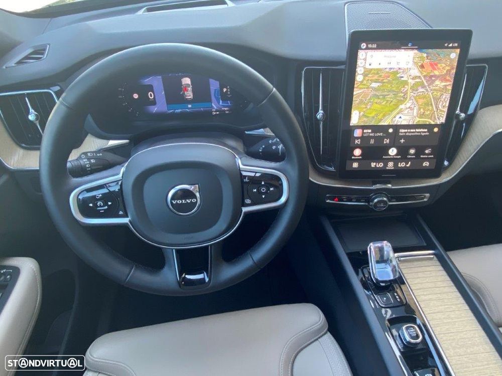Volvo XC 60 2.0 T6 PHEV Plus Dark - 10