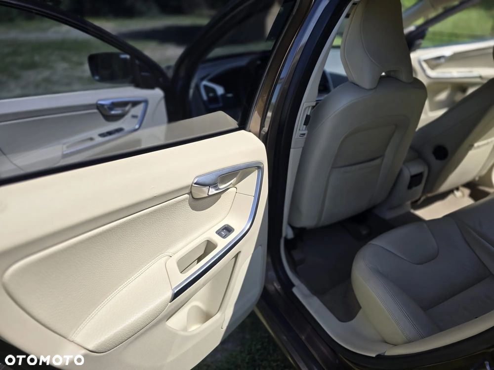 Volvo XC 60 D5 AWD Summum - 15