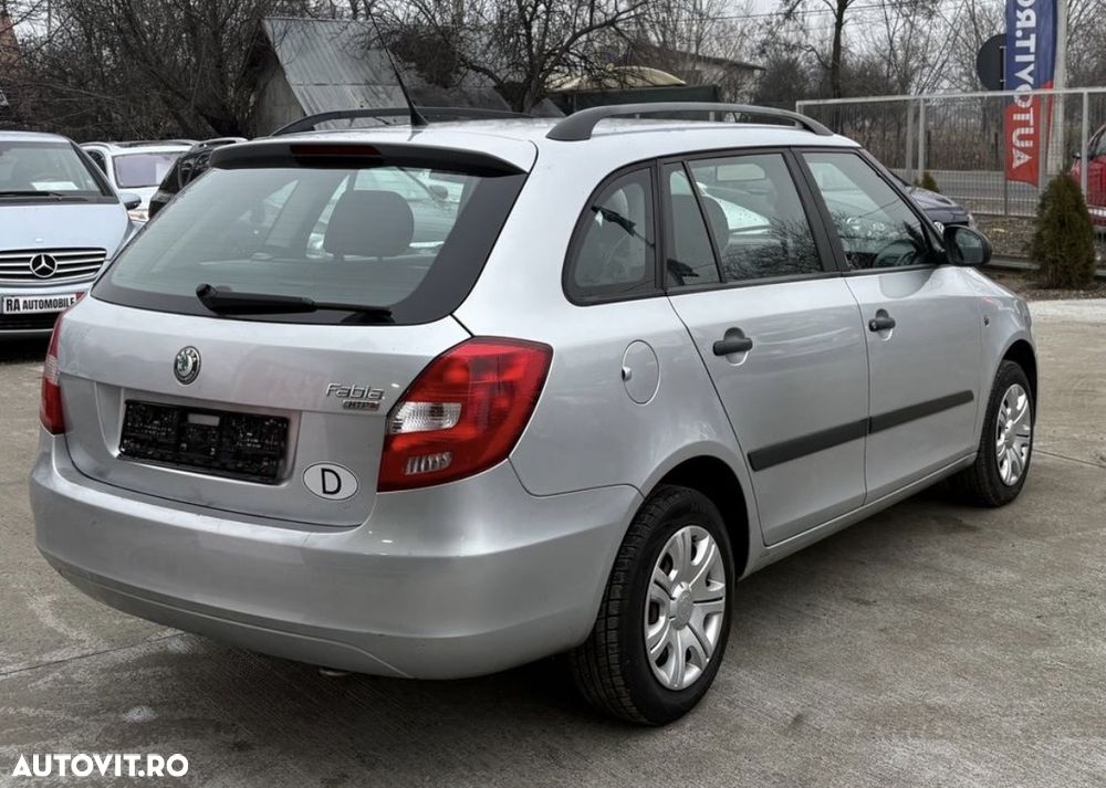 Skoda Fabia 1.2 HTP STYLE EDITION - 10