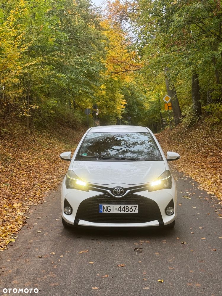 Toyota Yaris 2015 photo 2