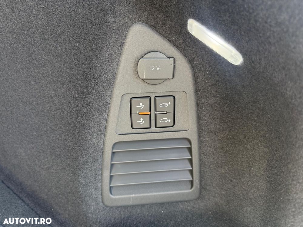 Volkswagen Touareg V6 TDI 4MOTION R-Line - 12