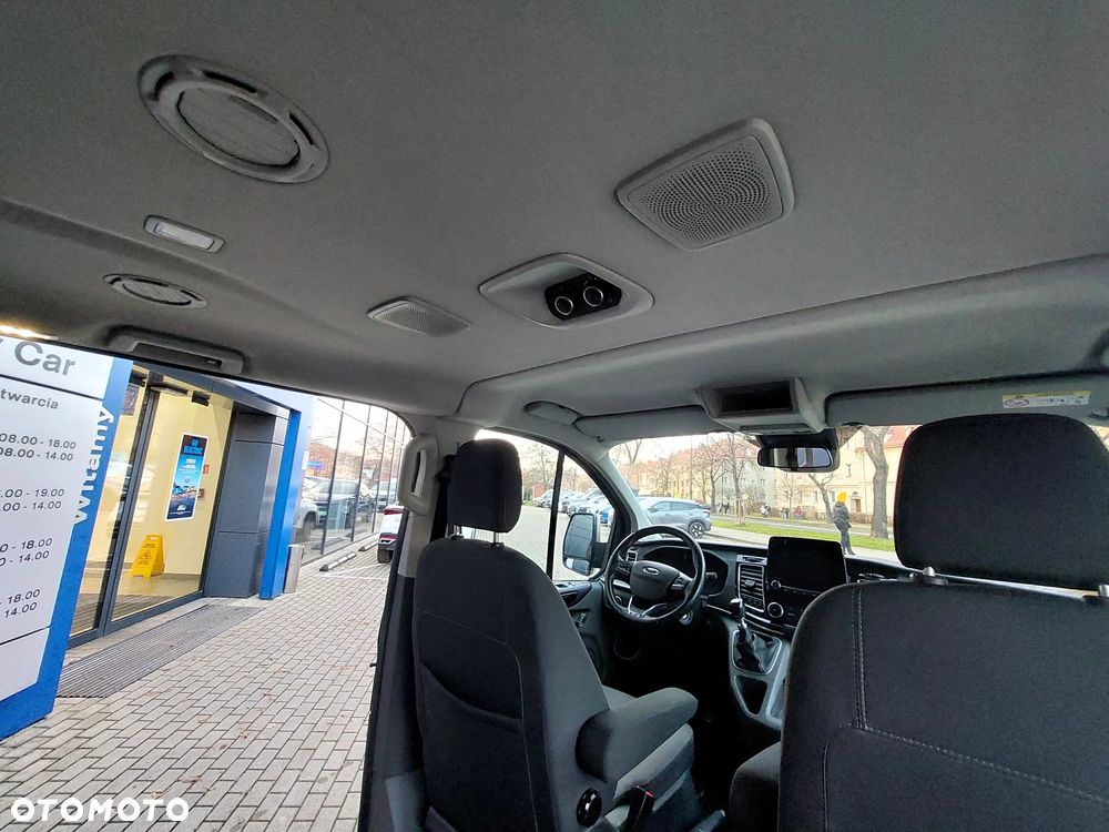 Ford Tourneo Custom - 13