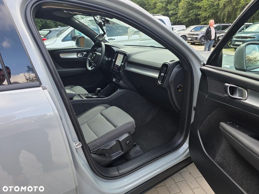 Volvo XC 40 B3 Plus Dark - 14