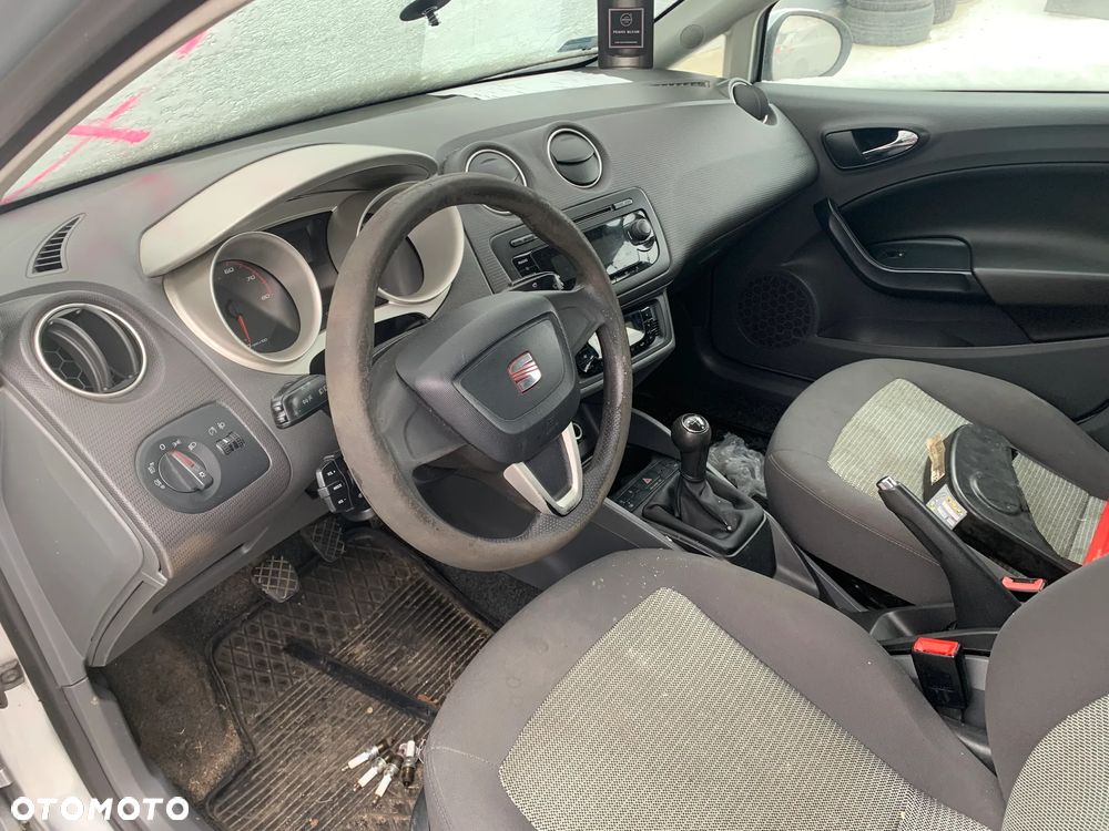 SEAT IBIZA 2008 *SAMOCHÓD NA CZĘŚCI* 3745 MASKA, LAMPA, DRZWI, LUSTERKO, ZDERZAK, GRILL, BŁOTNIK, KLAPA, BELKA, DESKA, FOTELE, KANAPA, ĆWIARTKA KIEROWNICA, TARCZE, ZACISKI, ZAWIESZENIE, KOMPLETNY PRZÓD, KOMPLETNY TYŁ, LICZNIK, ZEGARY, PRAWE LEWE PRZÓD TYŁ - 5