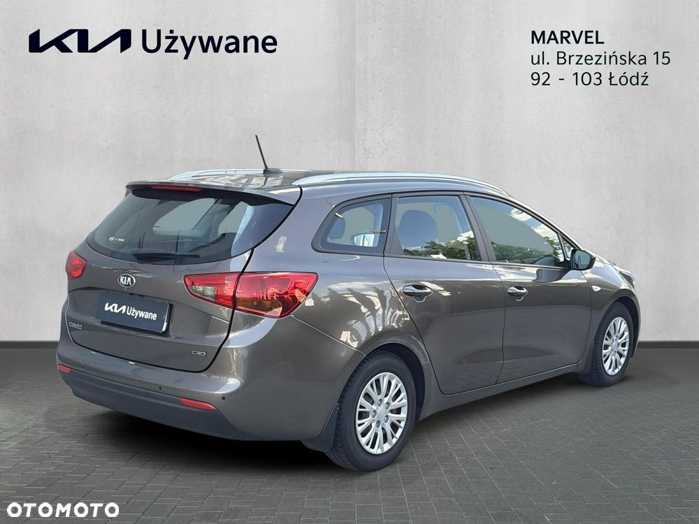 Kia Ceed - 8