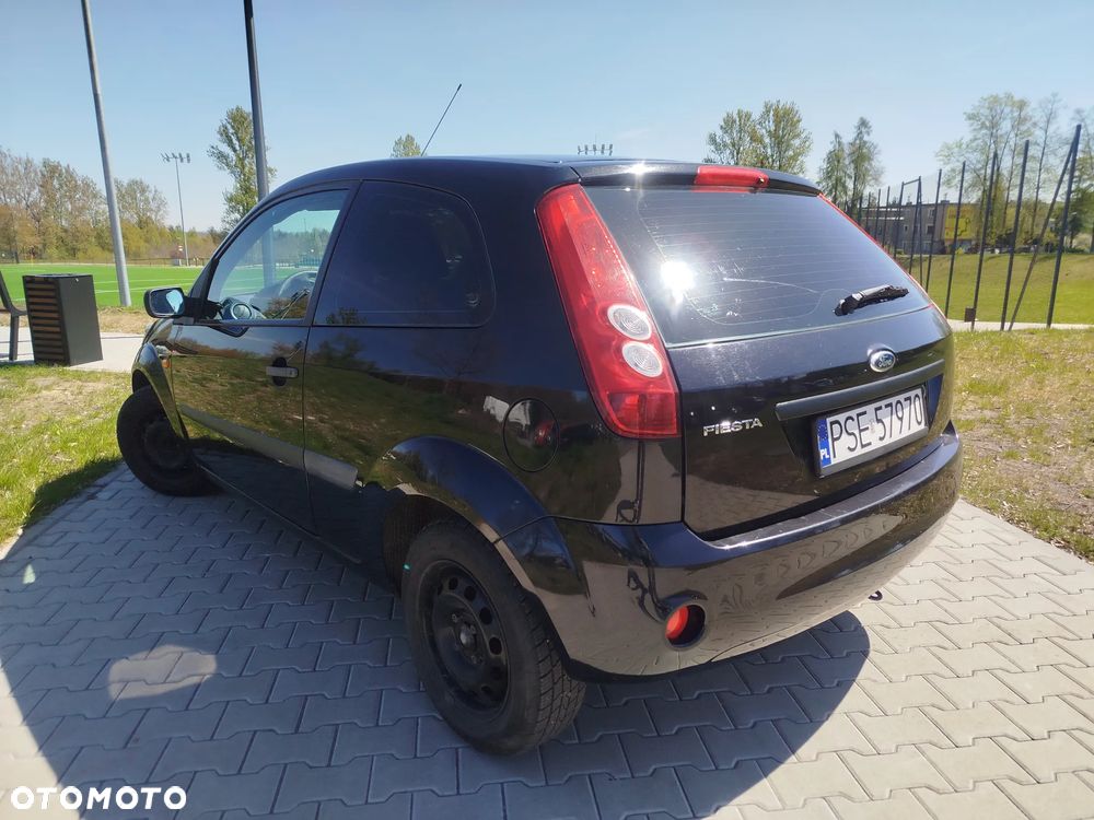 Ford Fiesta 1.3 Ambiente - 3