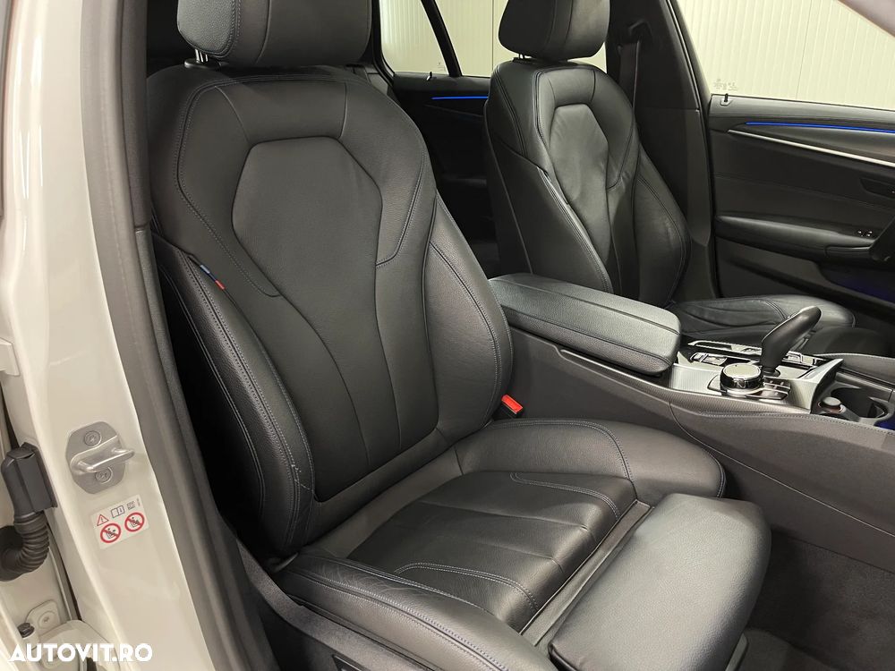 BMW Seria 5 530d xDrive Touring Aut. M Sport Edition - 11