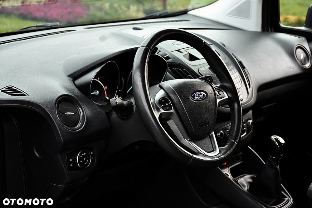 Ford Tourneo Courier 1.5 TDCi Trend - 17