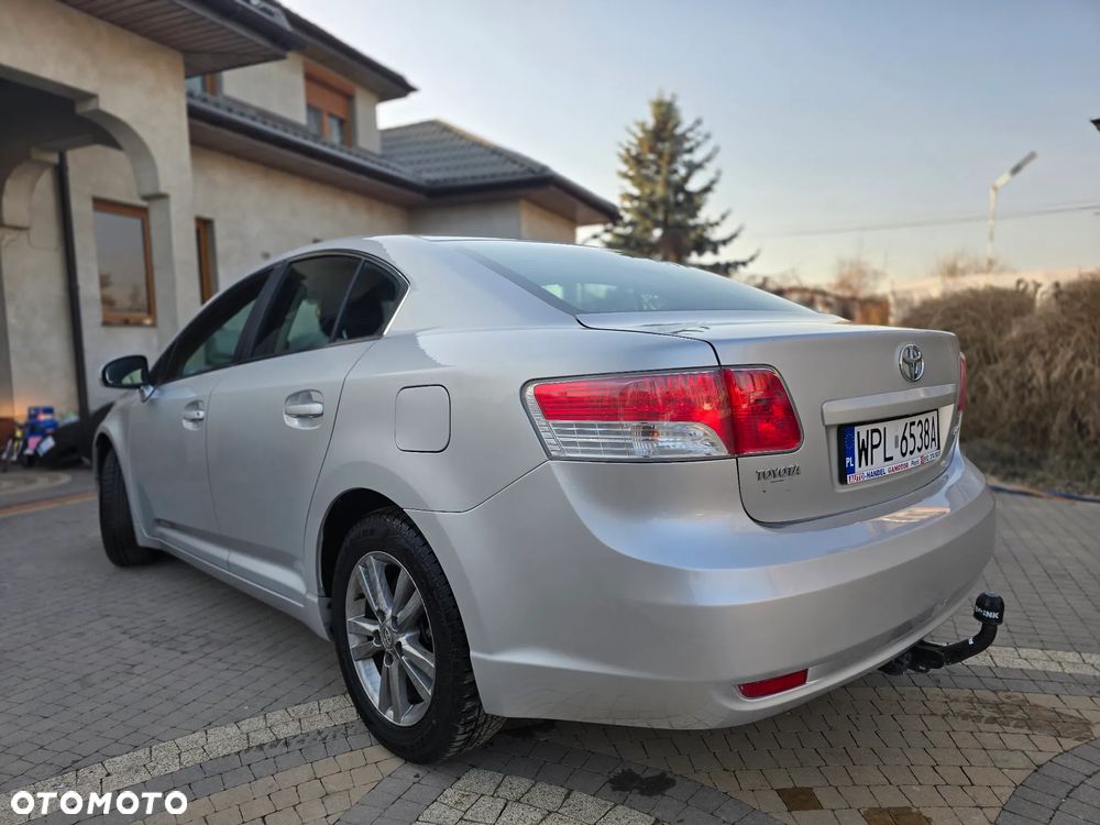 Toyota Avensis - 26