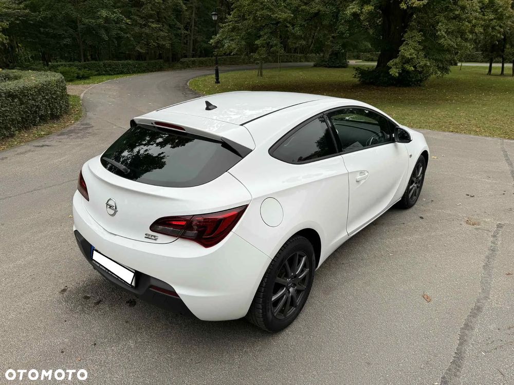 Opel Astra IV GTC 1.4 T Sport - 23