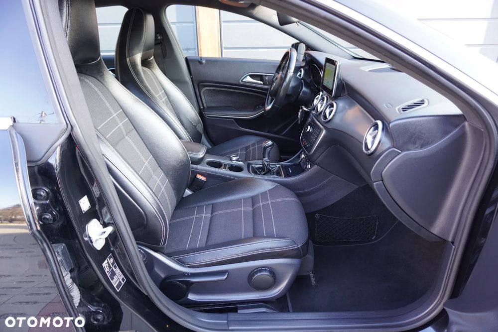 Mercedes-Benz CLA 200 Peak Edition - 20