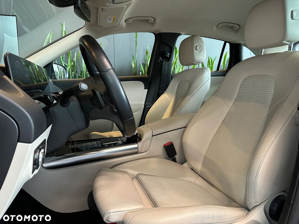 Mercedes-Benz GLA 200 Progressive - 11