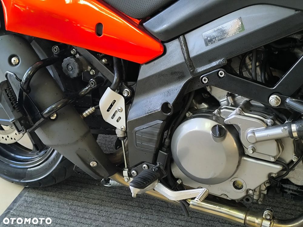 Suzuki V-STROM - 13
