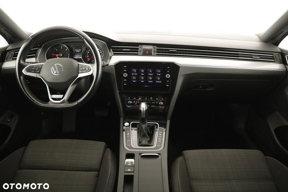 Volkswagen Passat 2.0 TDI Business DSG - 11