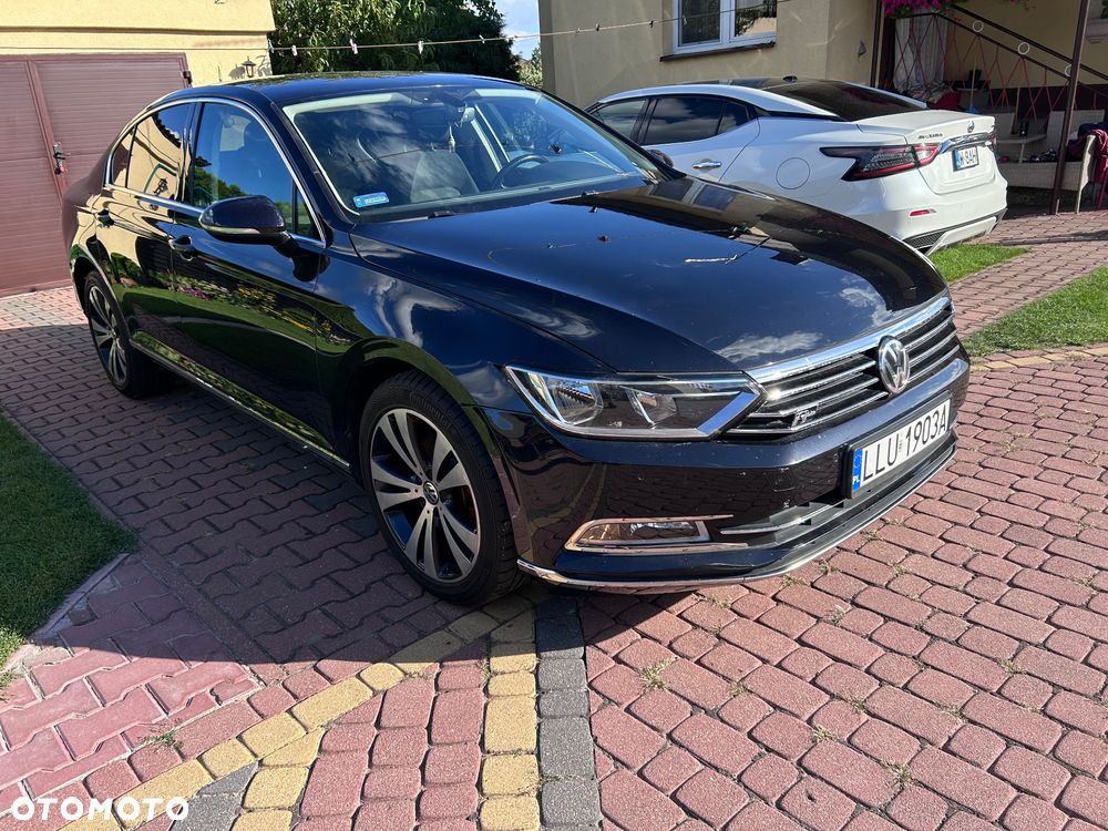 Volkswagen Passat - 1