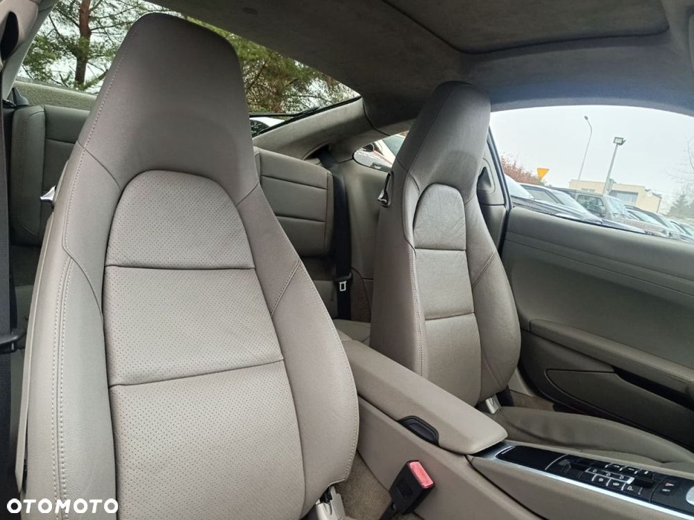 Porsche 911 Carrera 4S PDK - 24