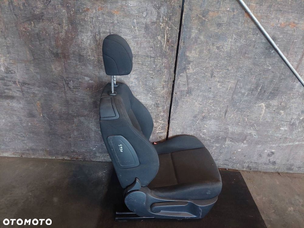 FOTEL PRAWY PRZÓD + KANAPA TYŁ PEUGEOT 207 I - 5