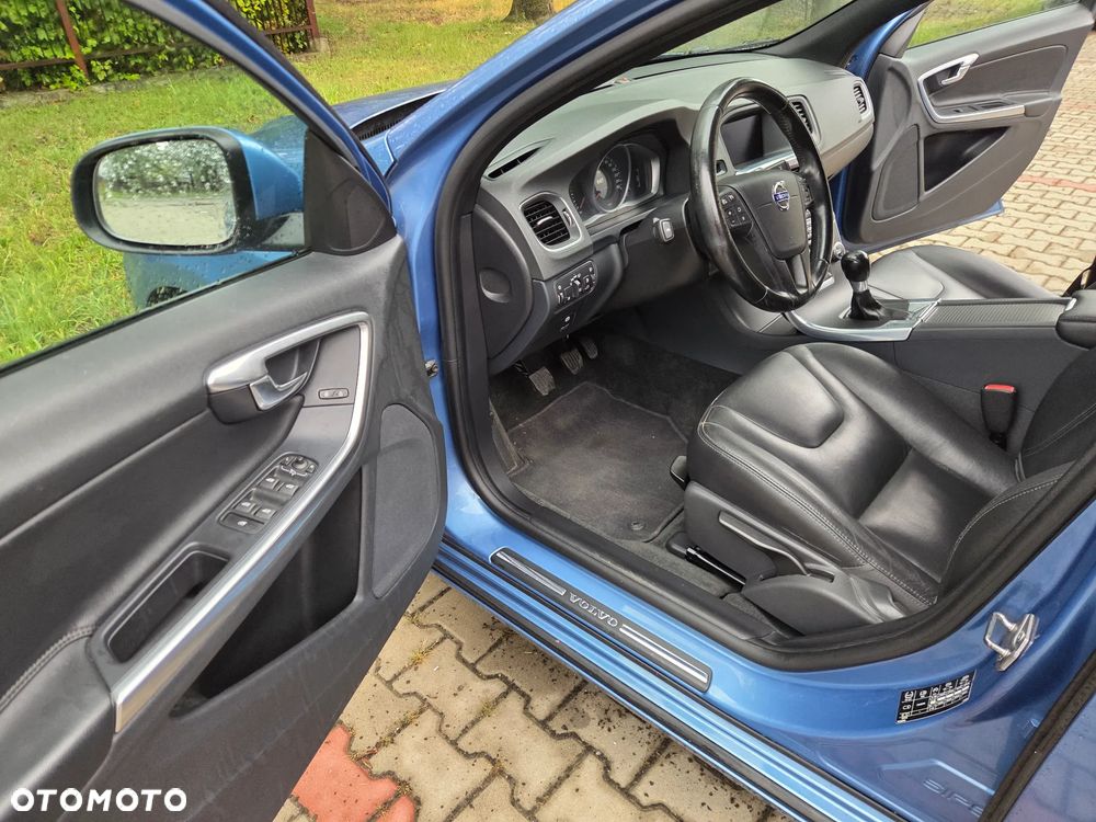 Volvo V60 D3 Momentum - 12