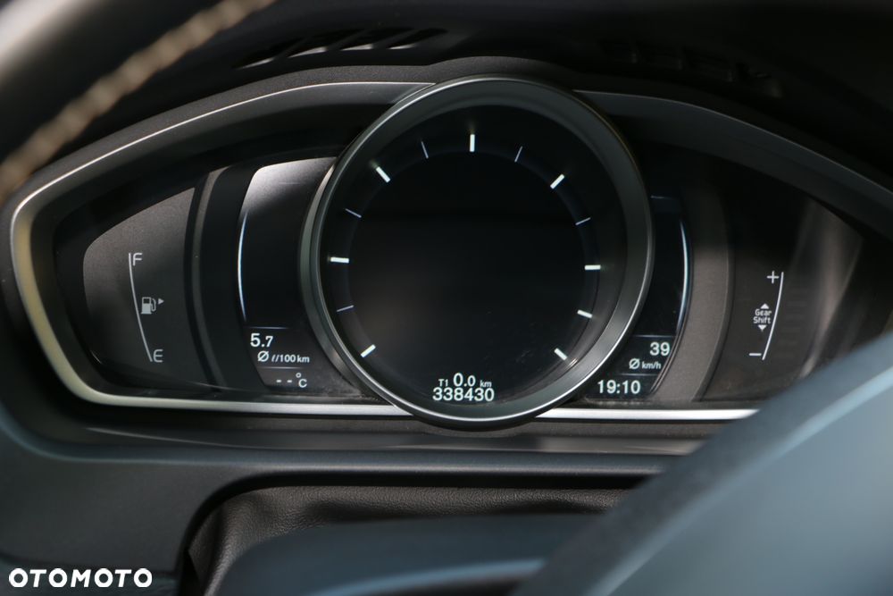 Volvo V40 D4 Drive-E R-Design Momentum - 18