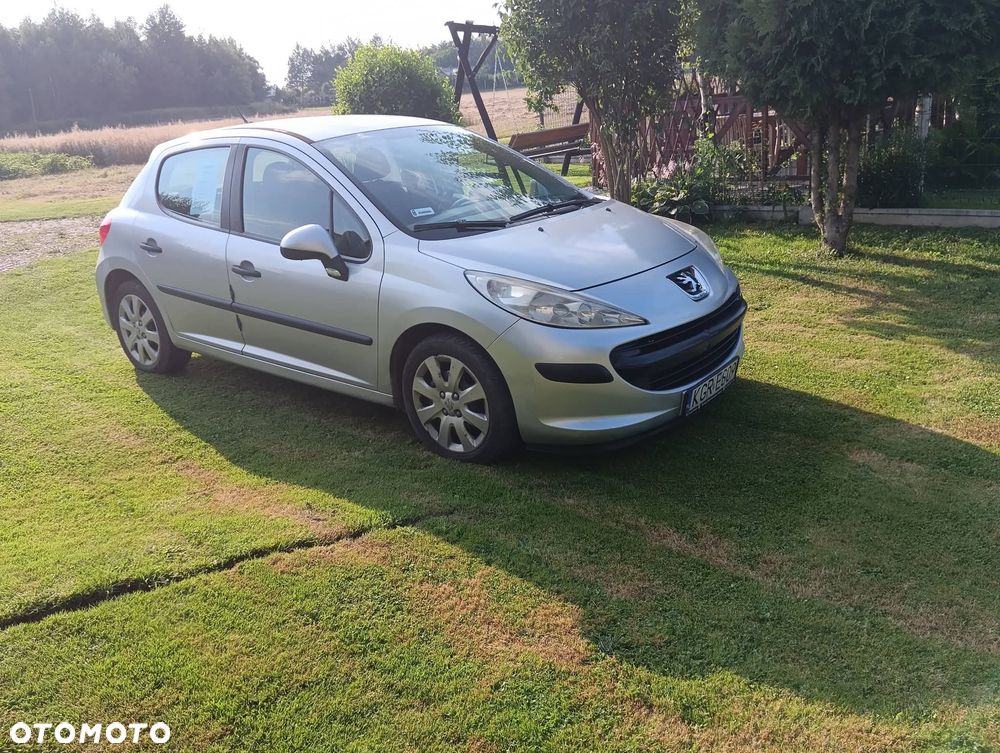 Peugeot 207 - 1