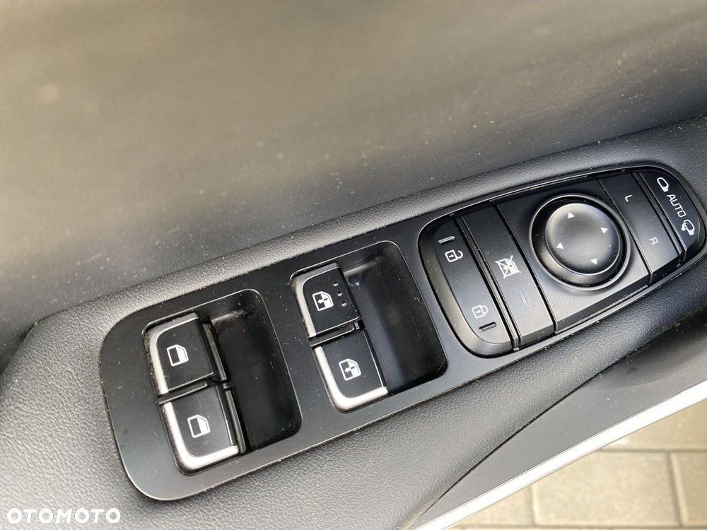 Kia Stinger - 10