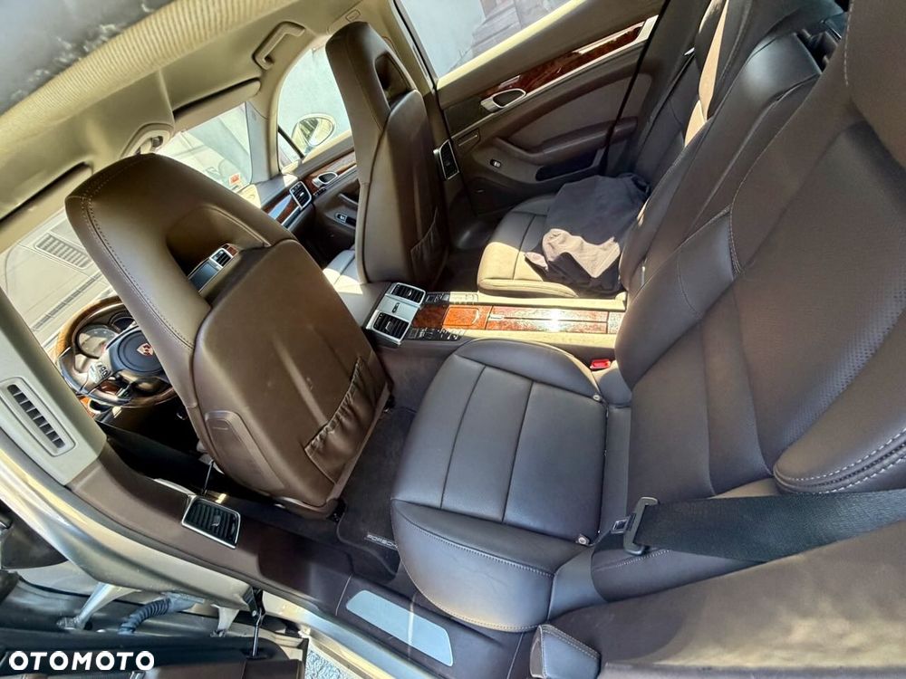 Porsche Panamera 4S - 7