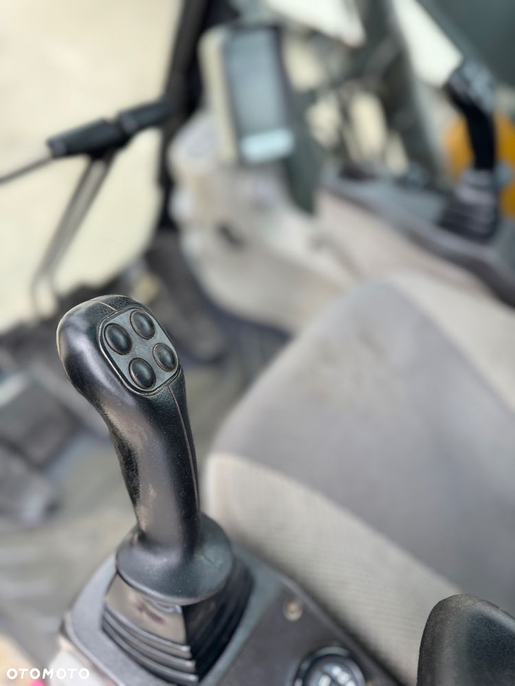 Volvo EC 240 CNL - 28