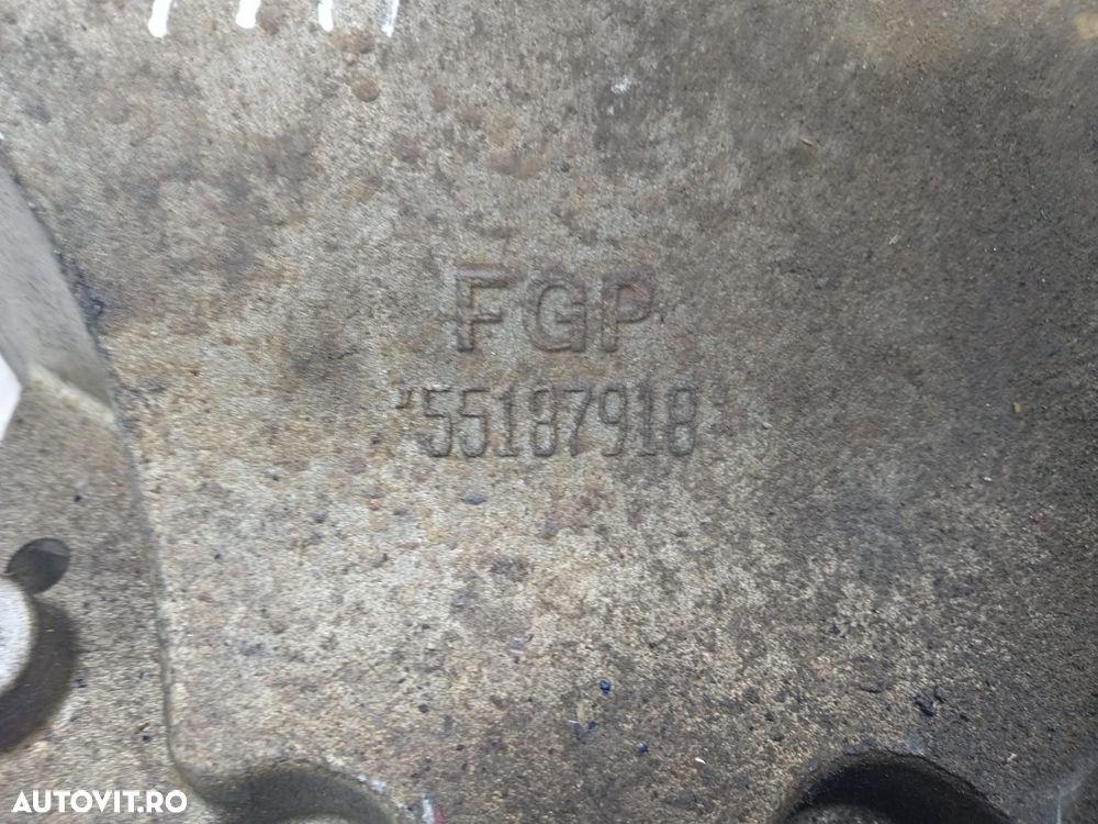 Suport pompa inalta presiune 1.9 cdti z19dt 55187918 Opel Vectra C - 3